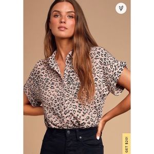Bought in Lulu’s brand Le Lis blouse animal print / used good condition / size M